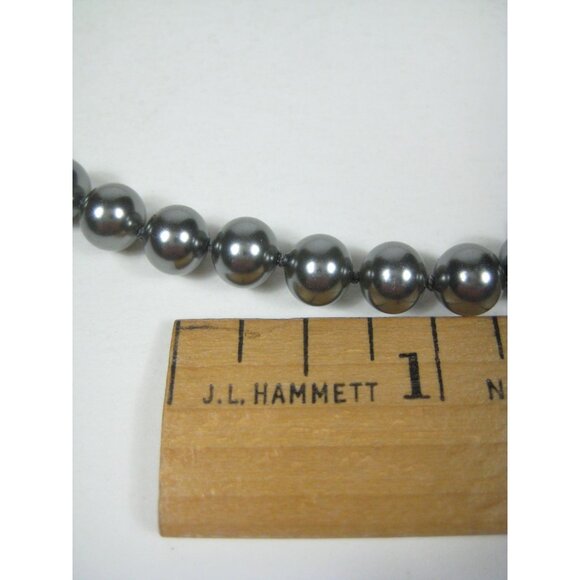 Vintage Gray Imitation Pearl Necklace Goldtone Fish Clasp 18 inch Collar - Picture 3 of 9